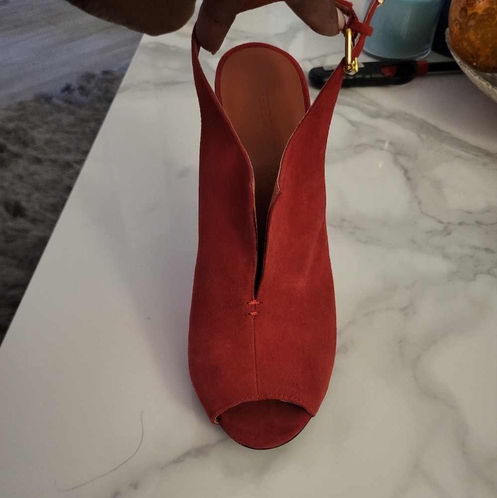 Shoes - Picture 2 of 6